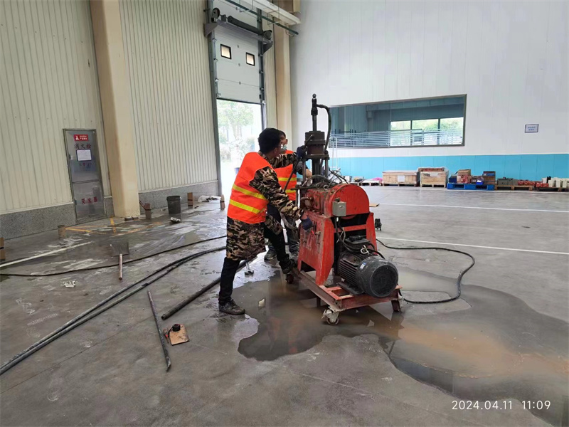 驿城厂房地面下沉塌陷注浆加固施工